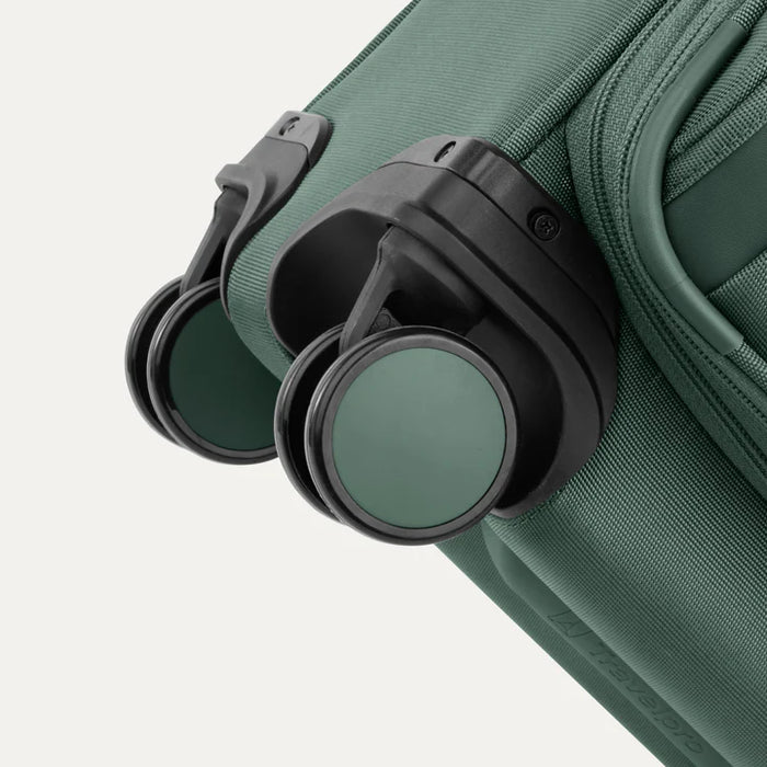 VersaPack®+ Carry-On Spinner