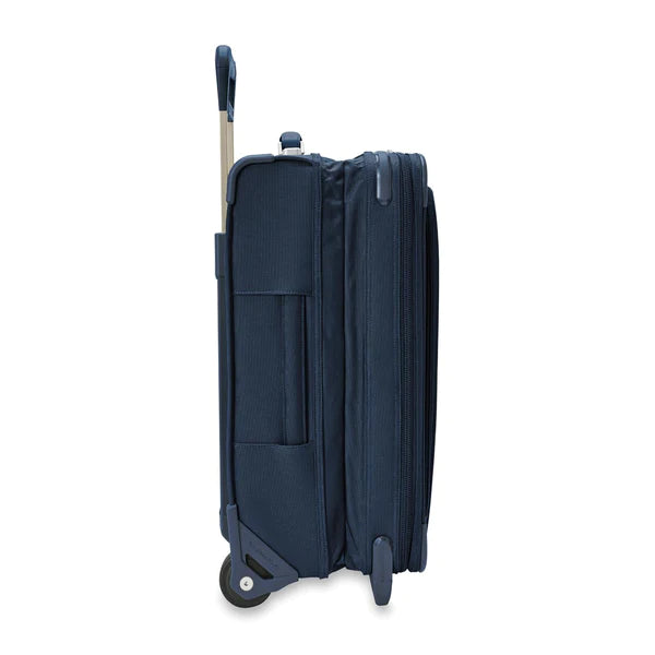 ESSENTIAL 2-WHEEL CARRY-ON